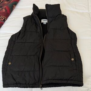 Old Navy Black Puffer Vest